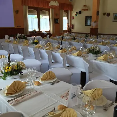 Castello מונז'ובט